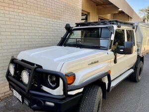 Toyota 70-79 Series Landcruiser (with factory snorkel) Black Windscreen Stone Guard and Mesh Sunvisor Bundle
